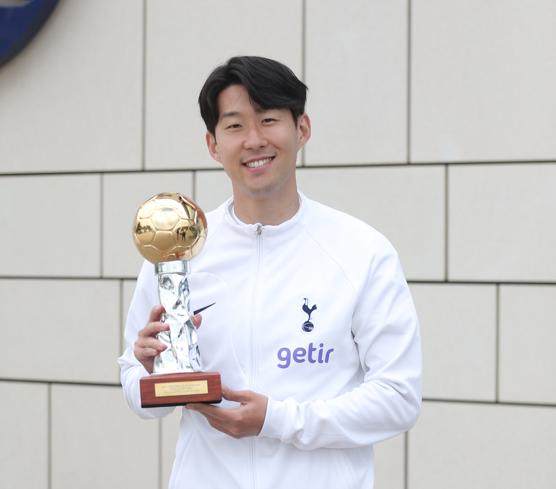 电竞比分网-【2023亚洲金球奖】孙兴慜夺魁 金玟哉C罗分列二三